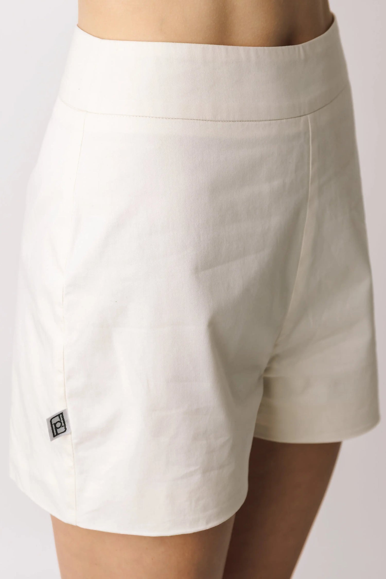 100% Cotton Tailored Shorts prettied