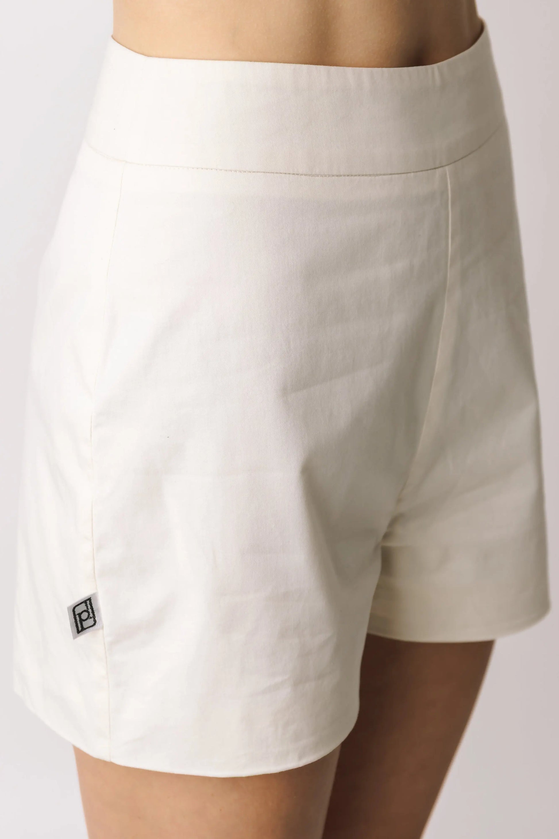 100% Cotton Tailored Shorts prettied