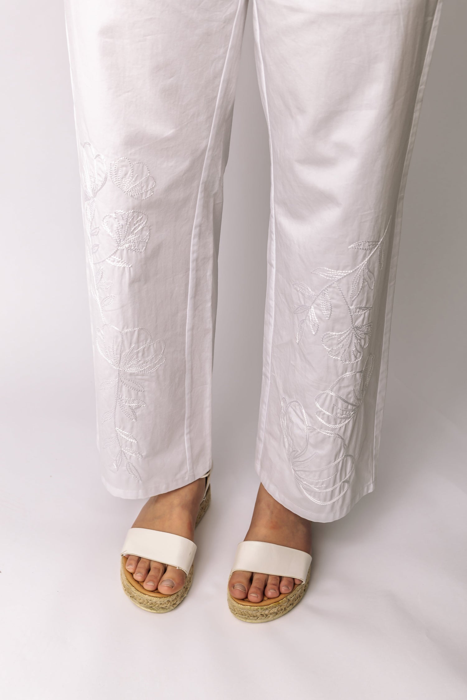 Embroidered Straight Leg Pant prettied